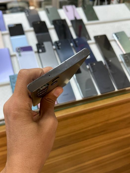 Samsung galaxy s23 ultra  5G 12/256gb holati yaxshi