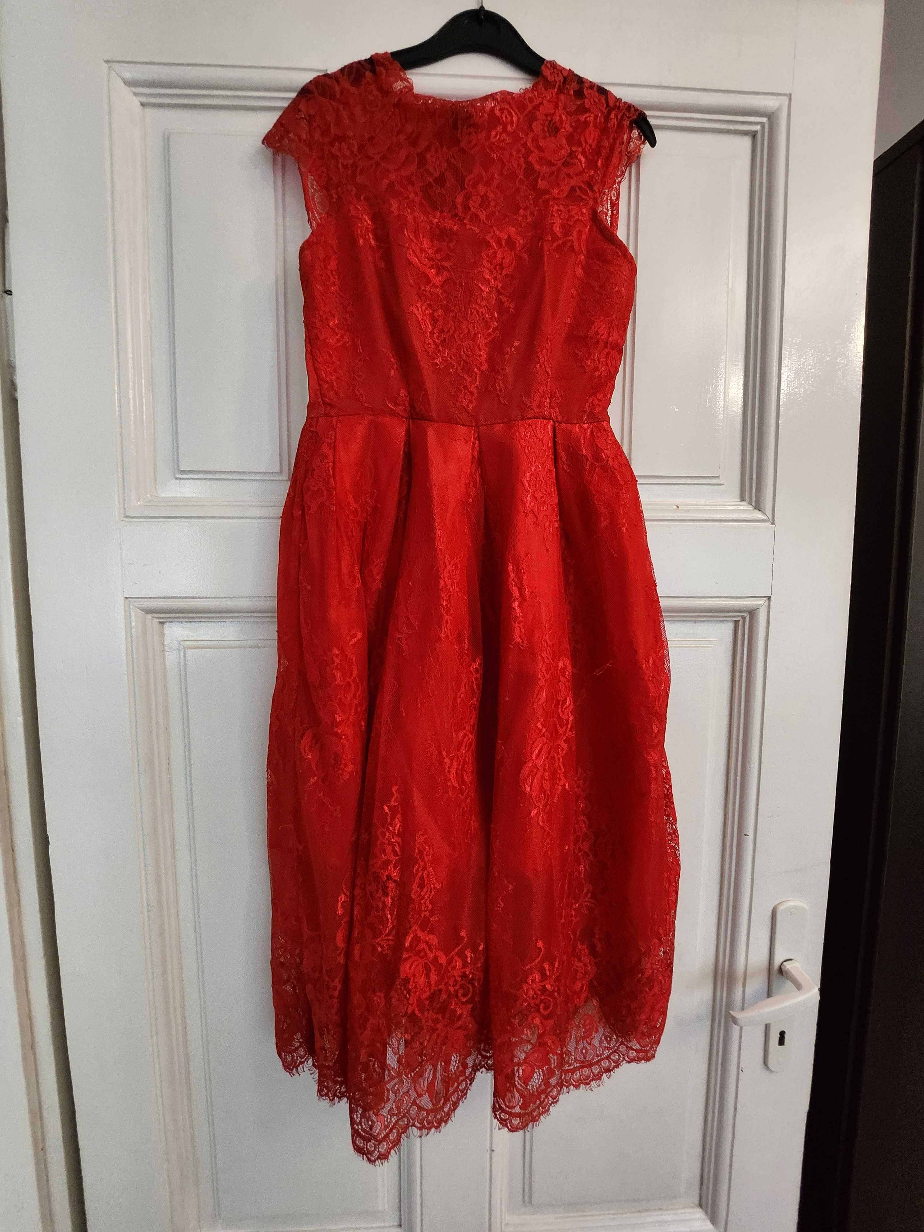 Червена и бордо рокля