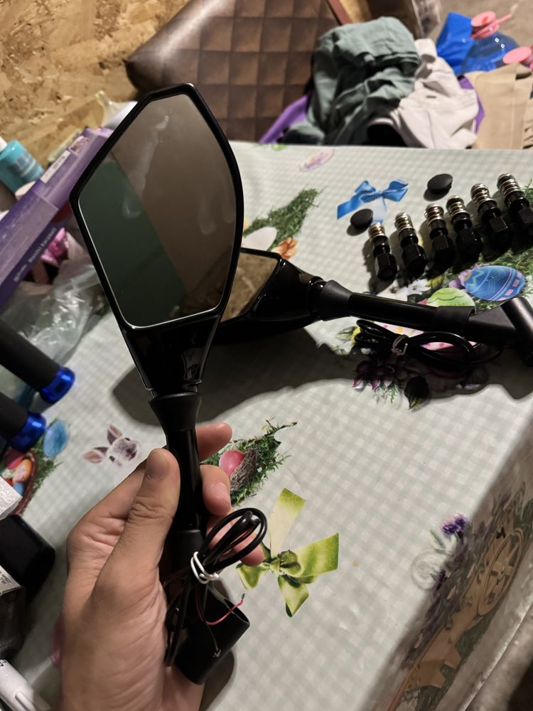 Vand oglinzi cu semnalizări pentru moto, scuter, atv etc