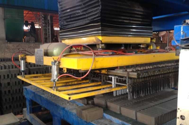 Кирпич красный одинарный керамический м-125