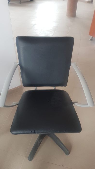 Vand scaune birou/salon cosmetica.