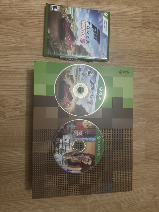 Xbox One S Minecraft Limited Edition + GTA 5 + FORZA HORIZON JOC (nou)
