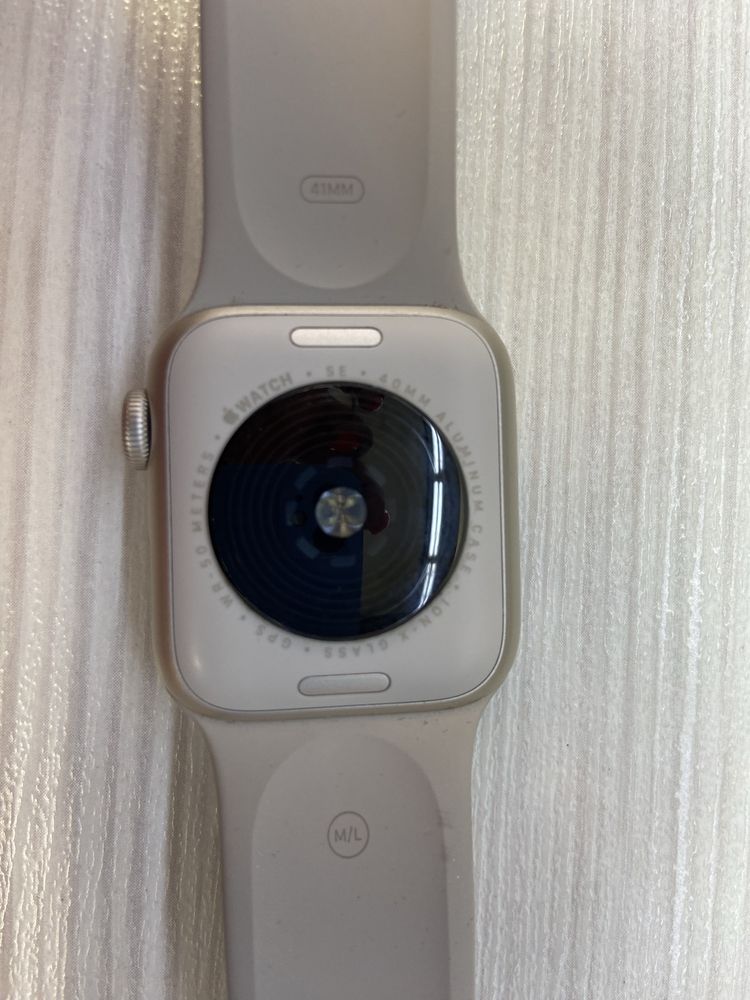 Продаю apple whatch se