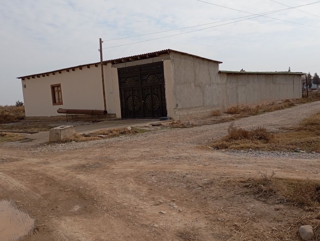 Hovli sotiladi 6 sotix