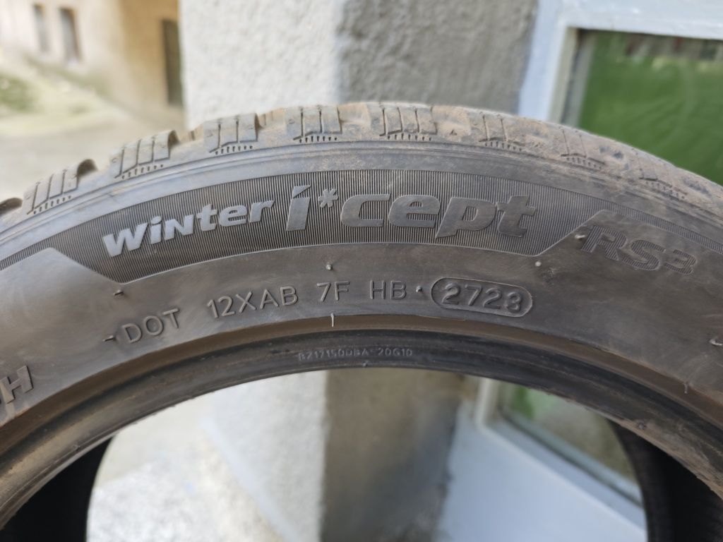 Една гума hankok winter icept rs3 225 50 17