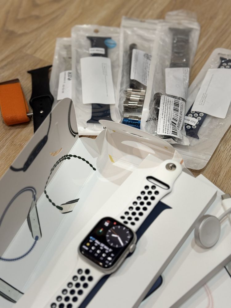 Apple Watch 9 Series 45mm Silver Aluminium Case