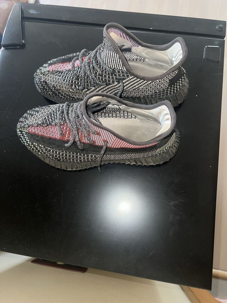Yeezy yecheil reflective