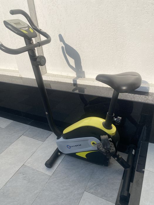 Велотренажер почти новый