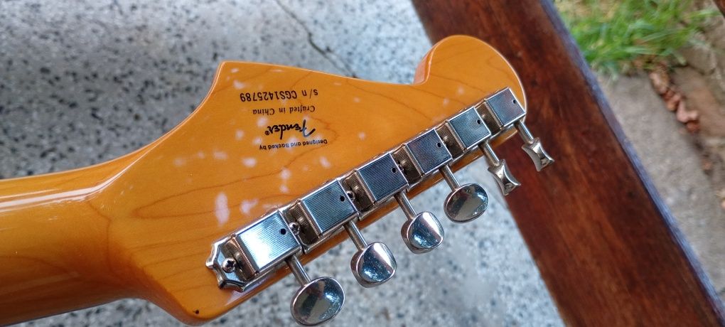 Squier Classic Vibe 60S Stratocaster Електрическа китара.