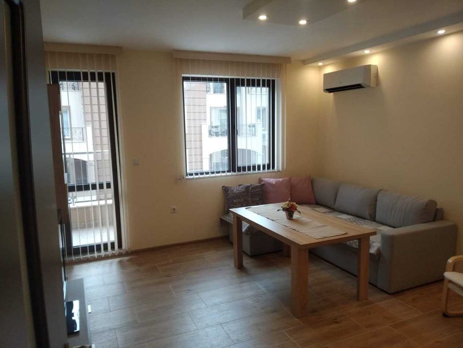 Продава се Двустаен апартамент в Пловдив, Христо Смирненски - 70 кв.м за 1643 €/кв.м - Снимка #1
