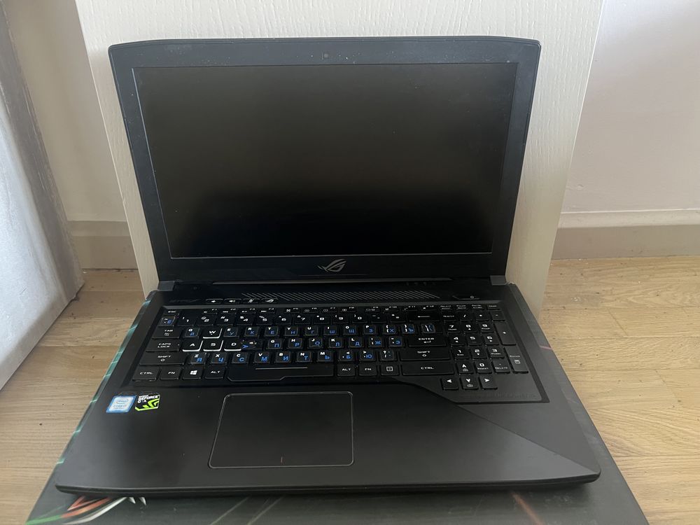 Asus ROG Strix G503VD (i7, 7700HQ, 8 гб, 1000 HDD, GTX 1050, 15’6)