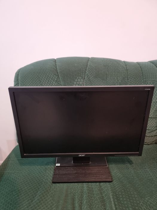 Monitor Acer 
Utilizat
60hz
1920x1080
Cablu VGA-VGA / VGA-HDM