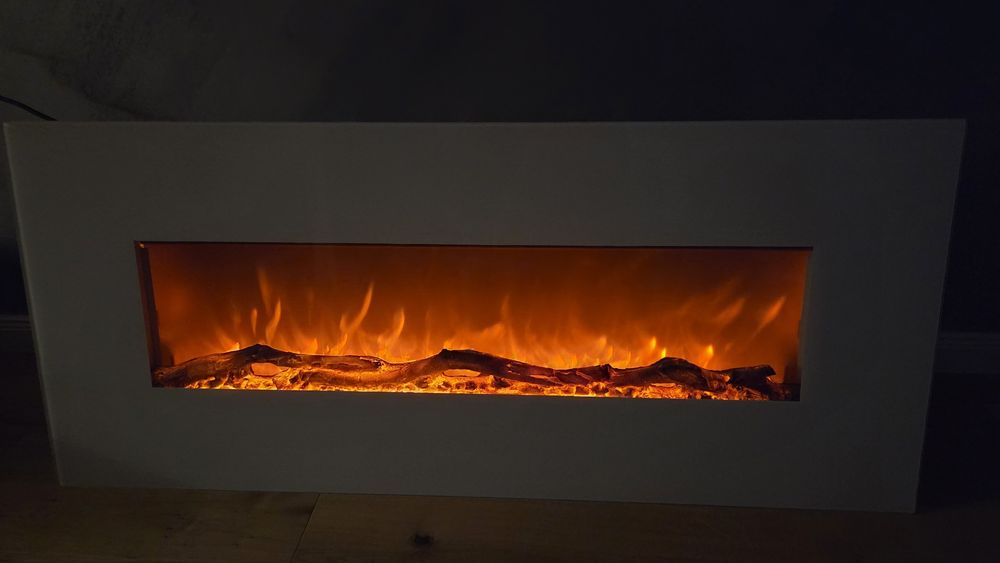 Електрическа печка VOLTOMAT с реалистичен пламък