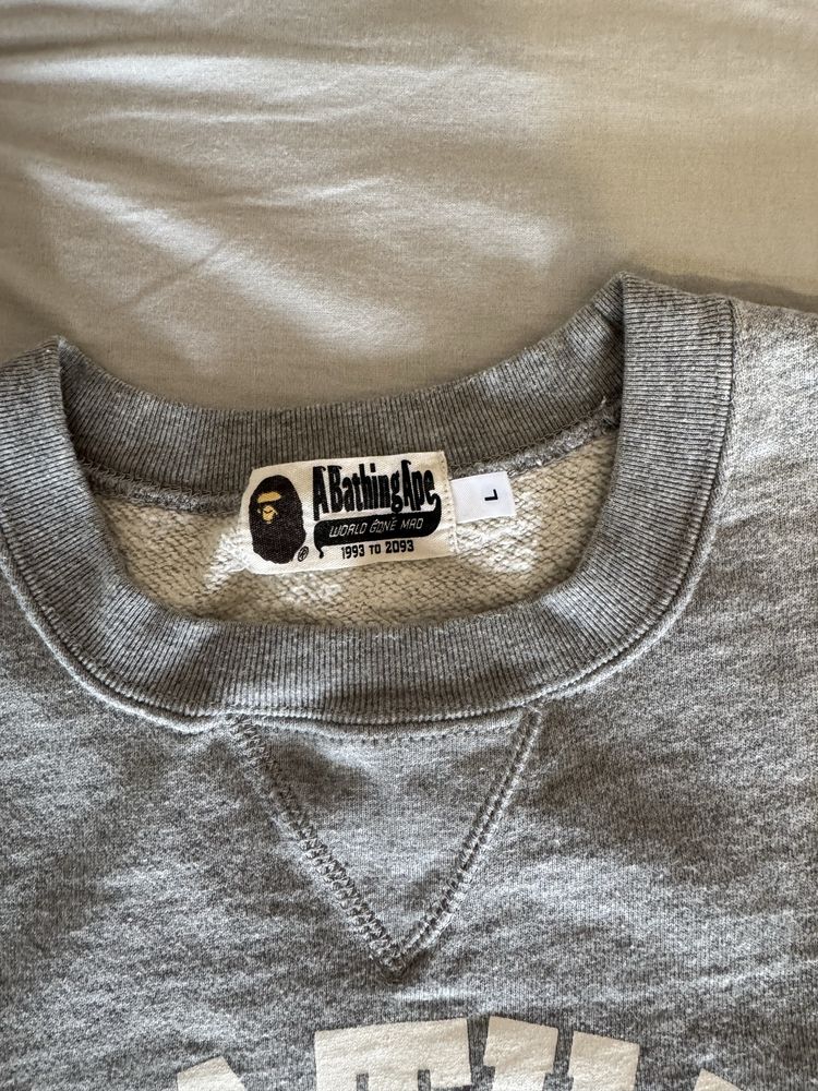 A Bathing APE (BAPE) Hanorac Crewneck Gri