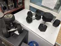 Gantere hexagonale set 30 kg, 15 kg+15 kg=30 kg noi pret 350 lei setul