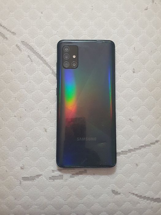Tel. Samsung A51.