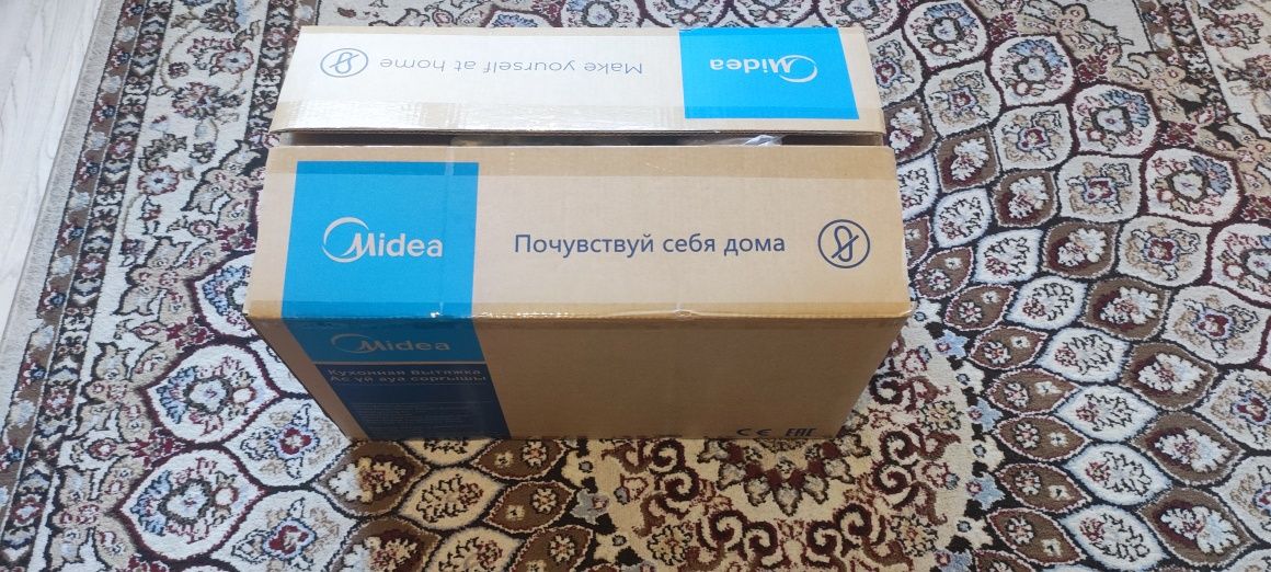 Вытяжка фирмы Midea