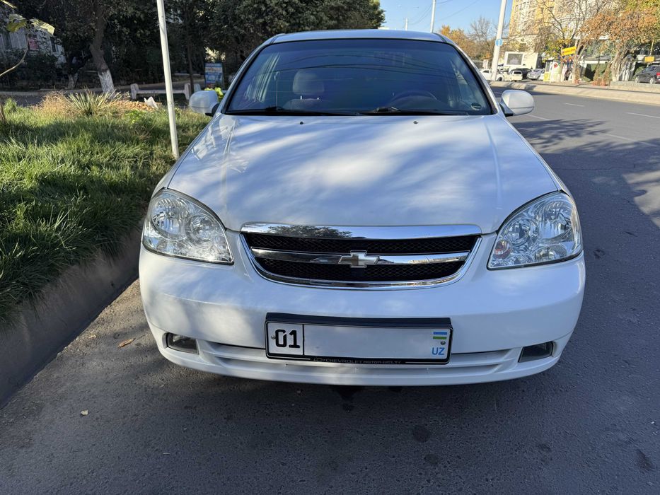Chevrolet Lacetti 2012 1.8 MT