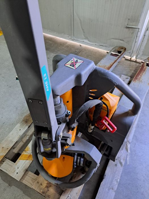 Transpalet electric jungheinrich defect