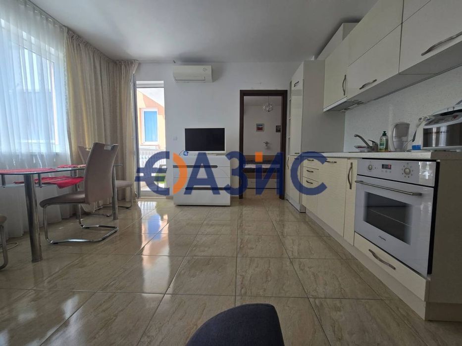 Продава се Двустаен апартамент в к.к. Слънчев бряг - 55 кв.м за 1328 €/кв.м - Снимка #9