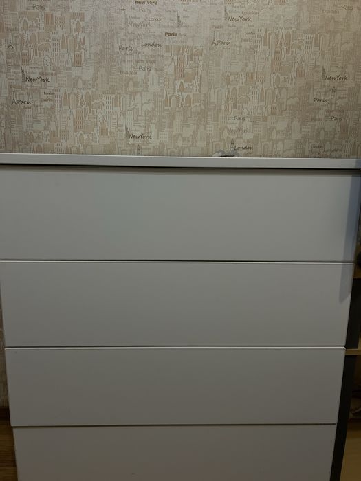 Шкаф с чекмеджета