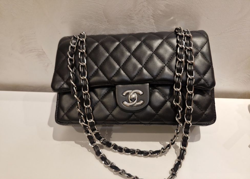 Geantă 1/1; impecabilă