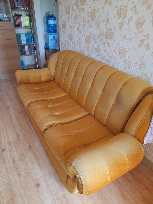 Мягкая гостинная мебель.