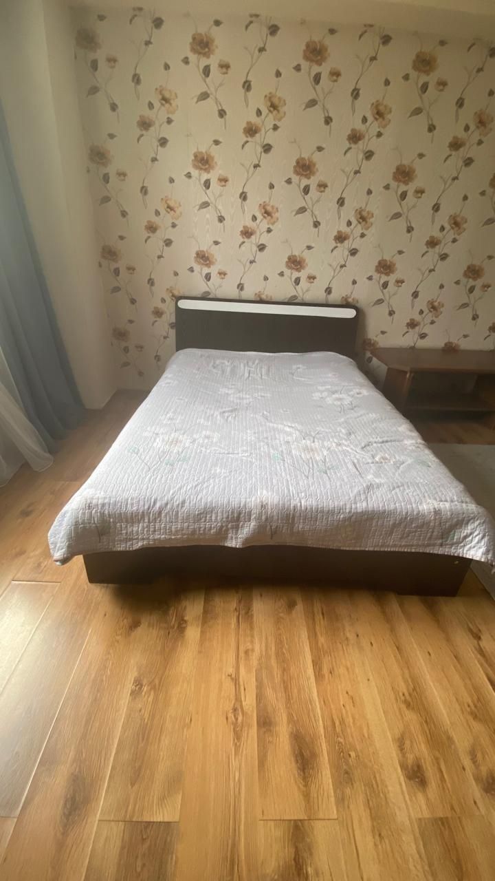 Продаю Кровать б/у