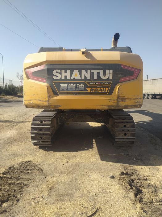 Ekskavator SHANTUI 390 Sotiladi xolati alo 2024 yili 920 soat ishlagan