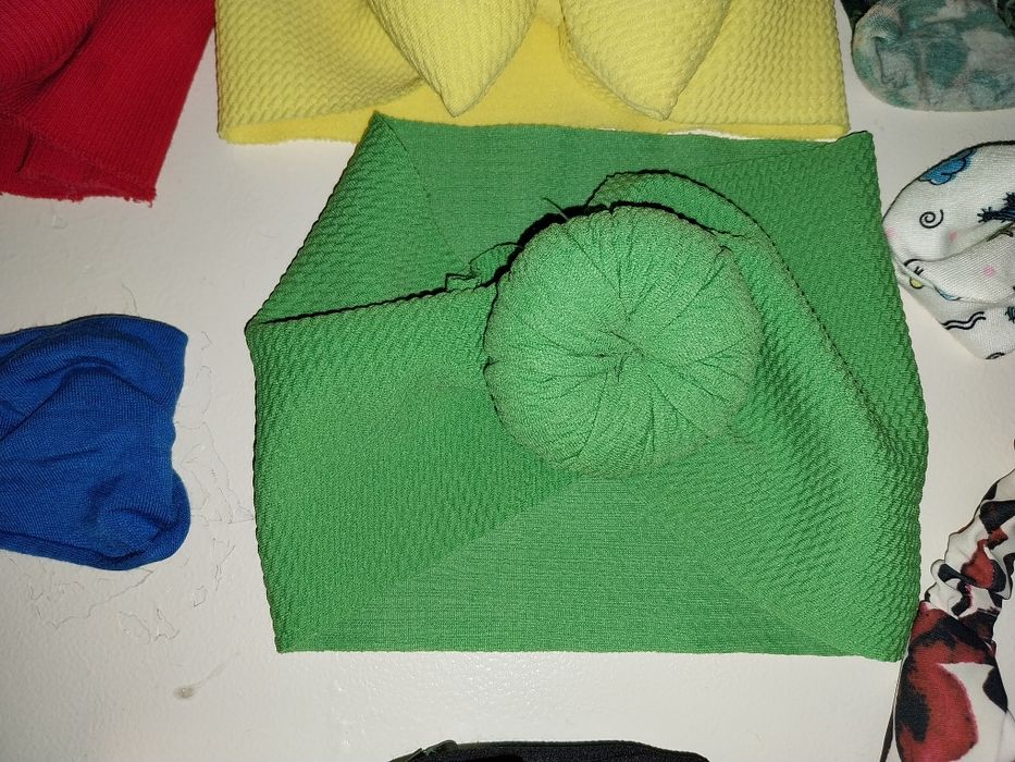 Vând turbane fetițe