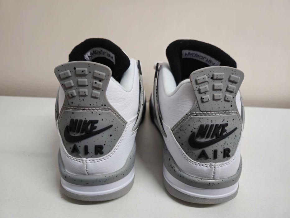 Jordan 4 White Cement Marimea 41 , 42 , 43