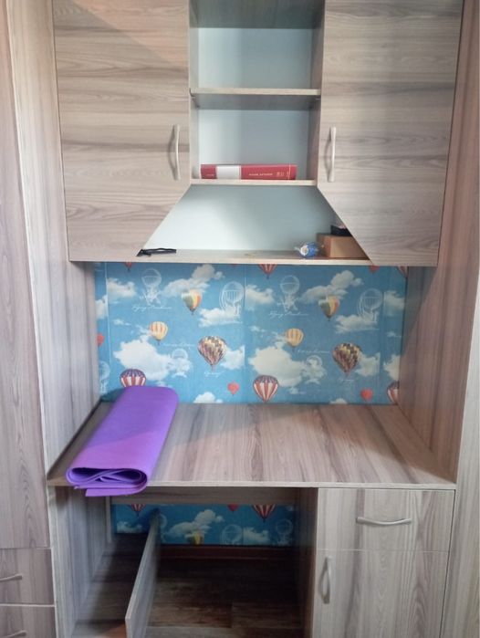 Детская кровать и детский уголок