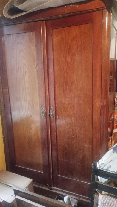 Гардероб и бюфет