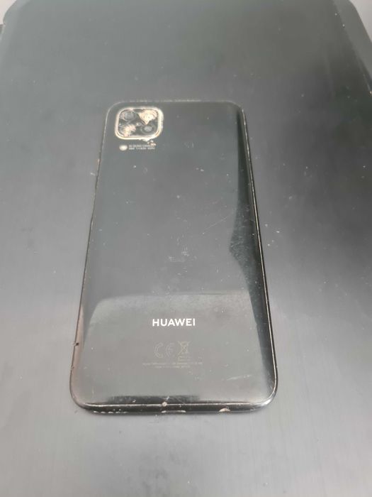 Продавам Huawei p40 lite