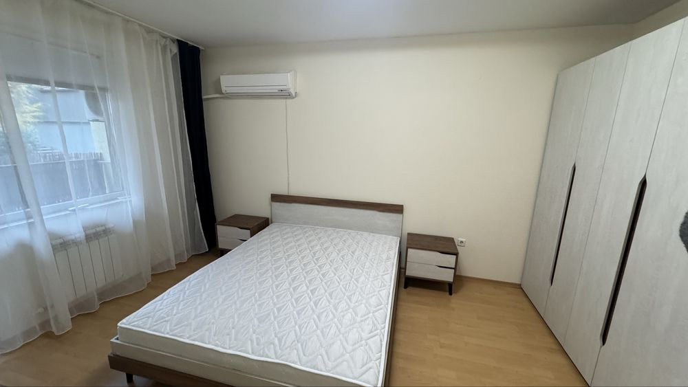 Двустаен апартамент под наем с гараж в Младост 1