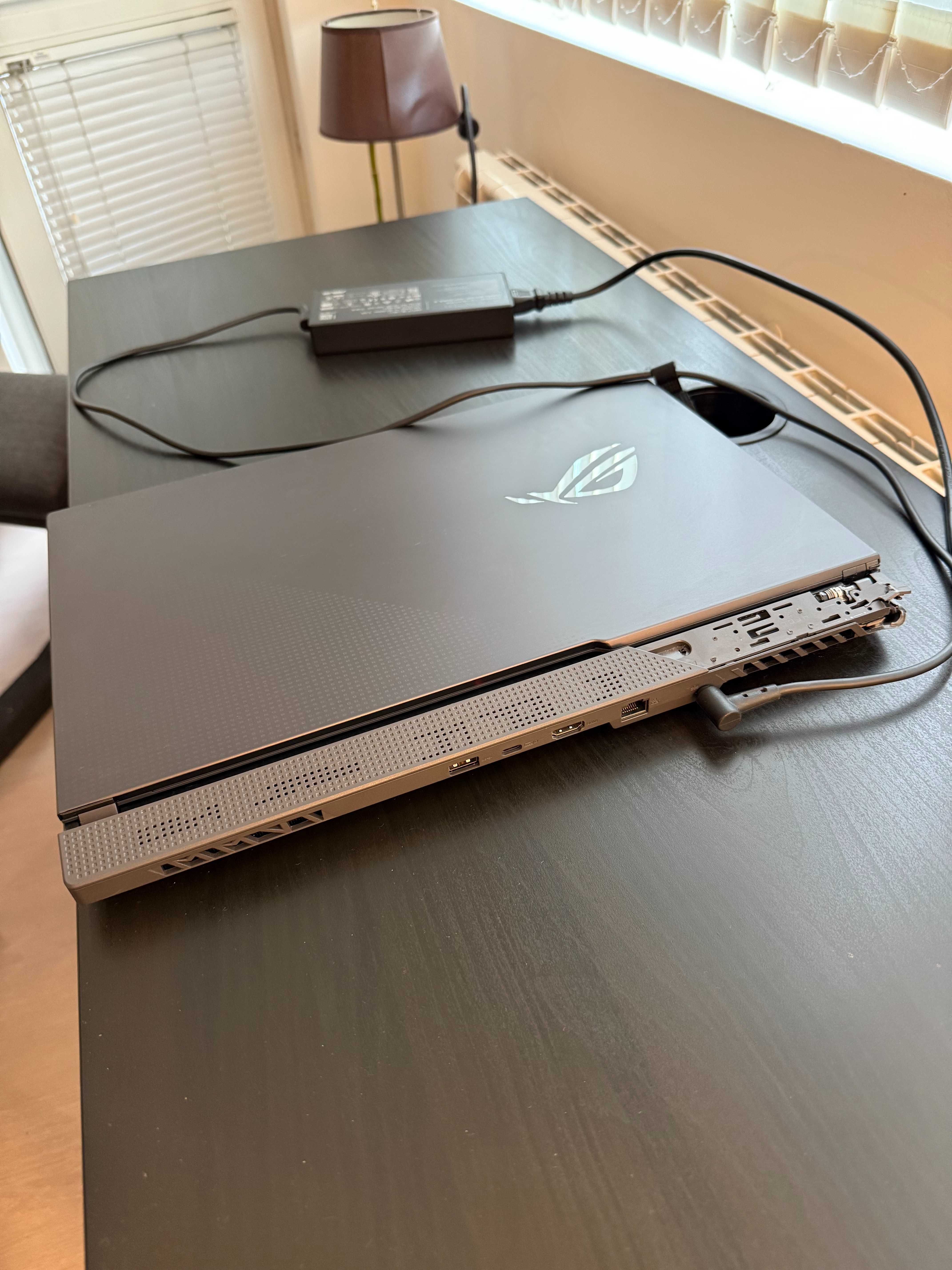 Лаптоп Asus ROG STRIX G17 G713QM, AMD Ryzen 9, NVIDIA GeForce RTX 3060