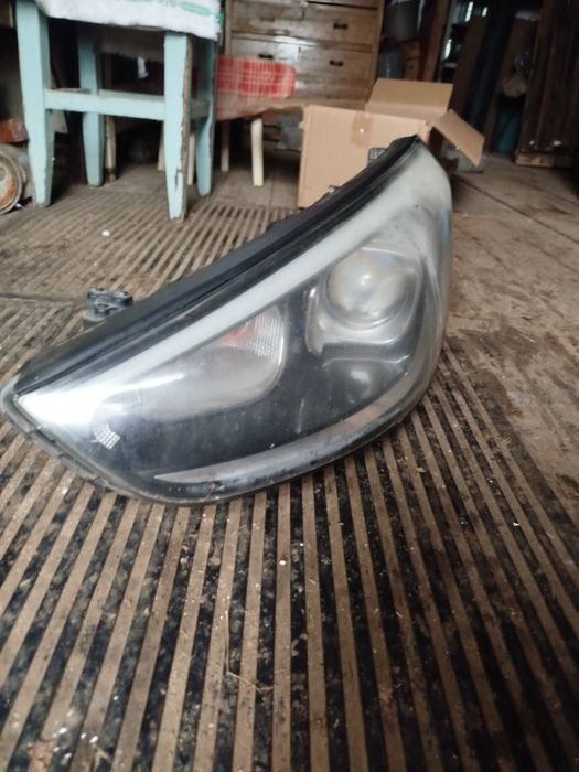 Продам фары на Hyundai ix35 2015 года