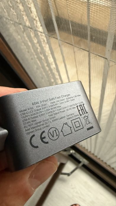 UGREEN Nexode Pro 65W 3-Port GaN Mini incarcator