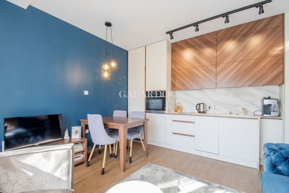 Дава се под наем Двустаен апартамент в София, Гоце Делчев - 60 кв.м за 650 € - Снимка #1