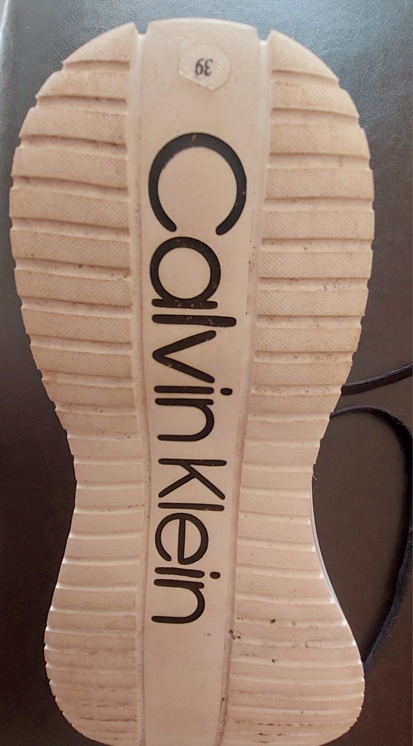 Calvin Klein sneakers fâș impermeabil.