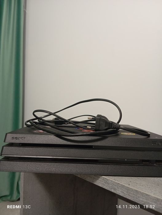 Ps 4 pro 1 tb foarte bun