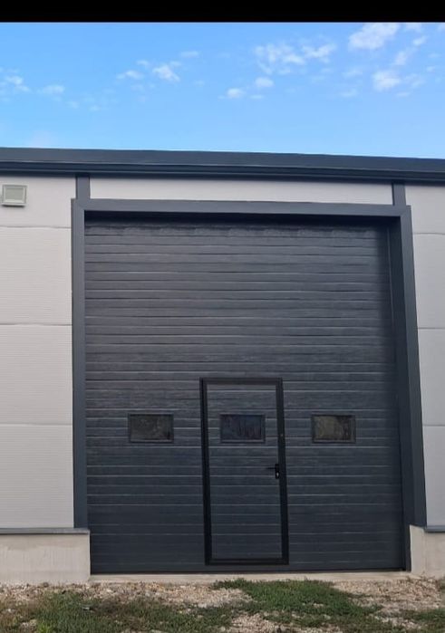 Ușii industriale panouri sectionale Elvețiene Tecsedo