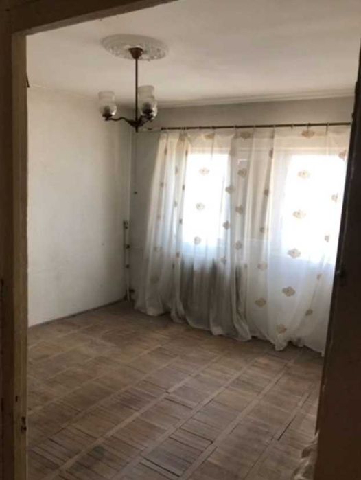 Vand apartament cu doua camere decomandat, in km 5, constanta