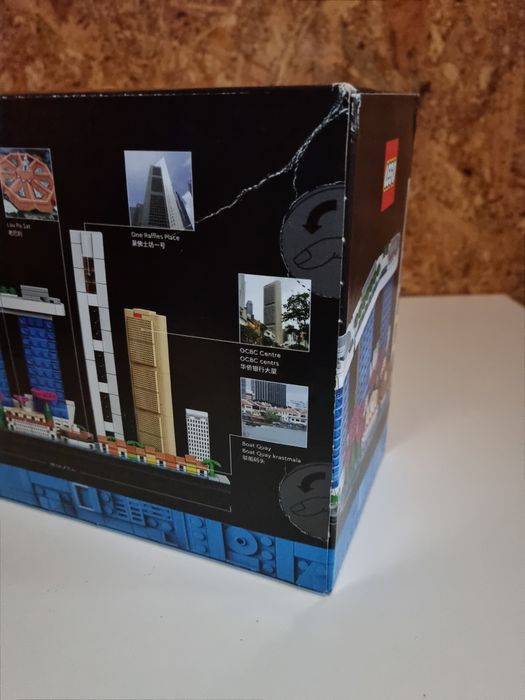 LEGO® Architecture - Singapore 21057, 827 piese NOU - SIGILAT