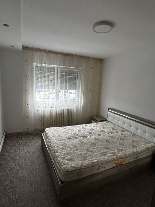 Vand apartament 3 camere