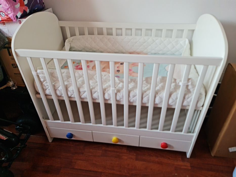 Patut bebelus alb Ikea folosit de cateva ori