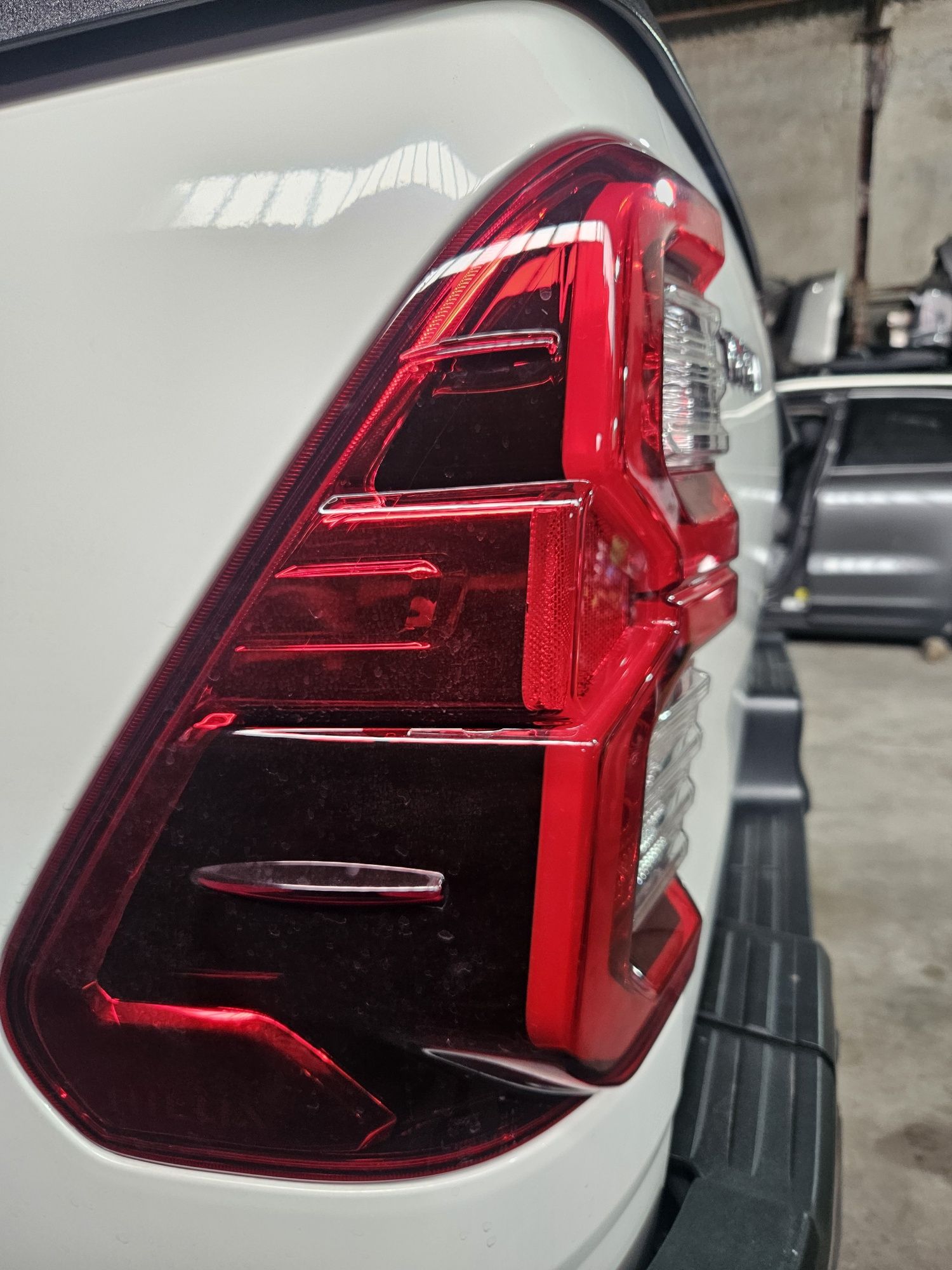 Ляв/десен стоп за Toyota Hilux 2022г
