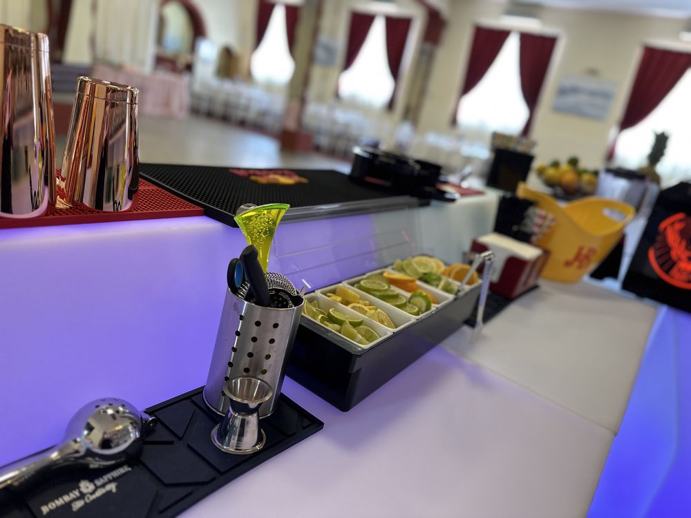 Open bar, bar mobil, cocktail bar, tort shoturi , pt evenimente
