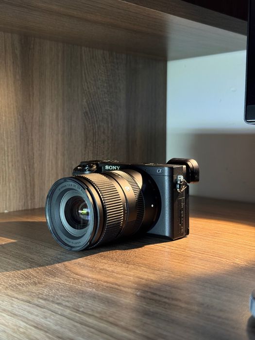 Sony a6400 + Sigma 18-50 f/2.8 DC DN