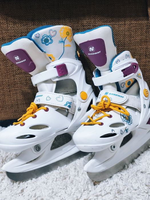 Продам детские коньки